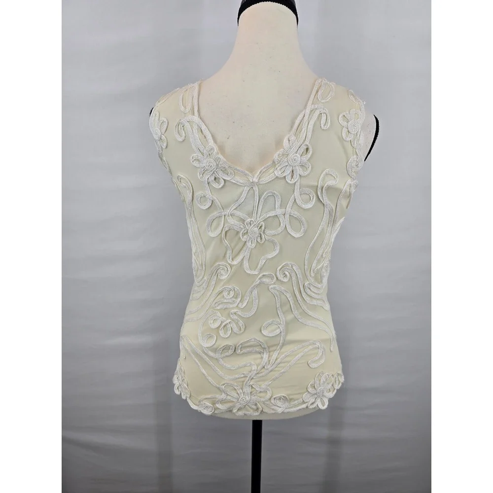Frank Lyman Design Cream Mesh Soutache Floral V-Neck Sleeveless Top 83288 Size 6 - Picture 3 of 5